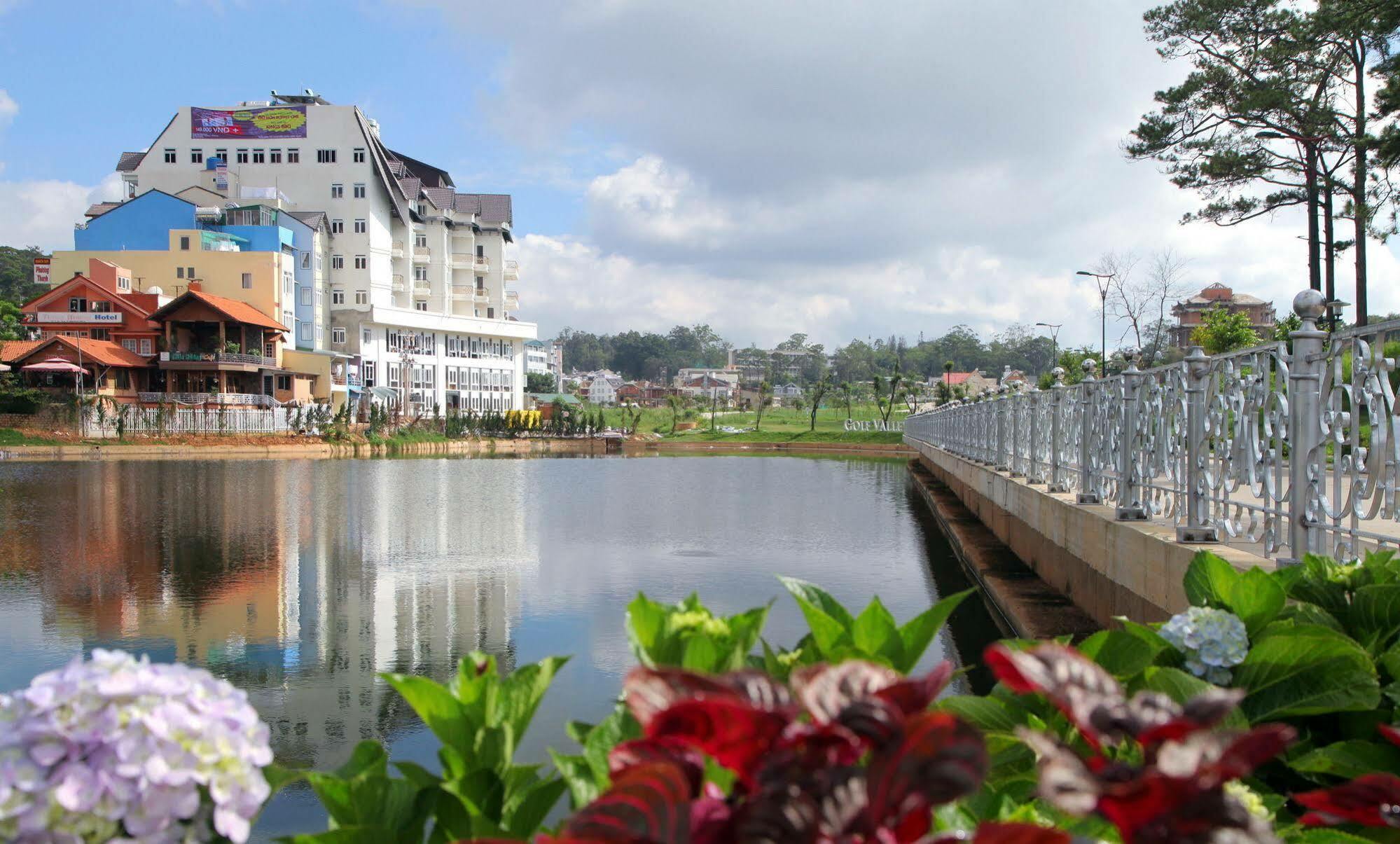 Kings Hotel Dalat Екстериор снимка